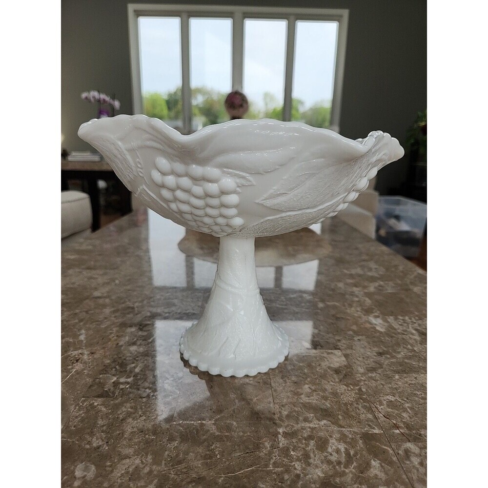 Vintage L.E. Smith Glass Co. #901 Large Milk Glass Fruit Bowl, 10" Diameter